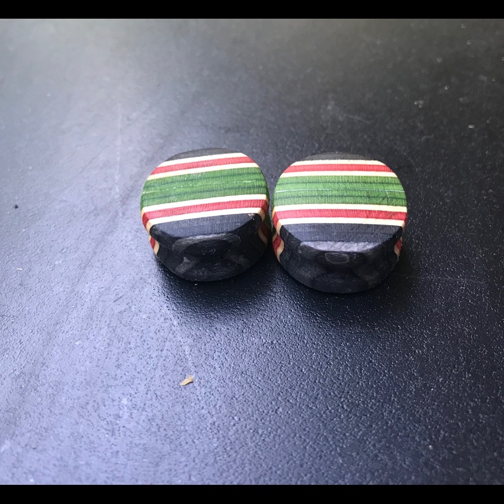 Custom wooden skateboard plugs